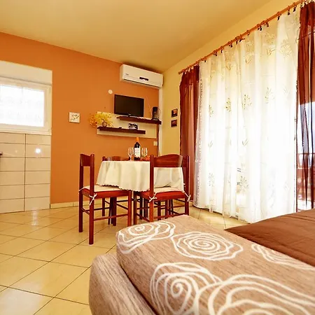 Silvana Sunset View Apartman *